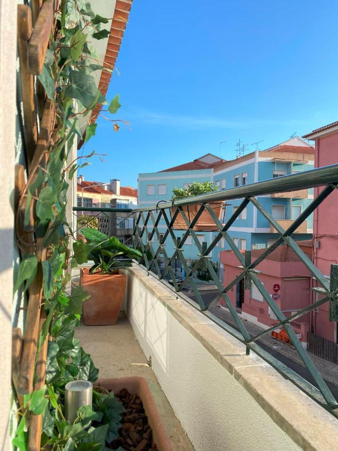 Lisbon, Renovated T2 Apartment Portas De Benfica Amadora Exterior foto